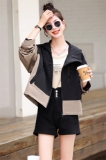 冲锋衣外套女春秋2023新款宽松大码小个子防晒防水三合一夹克现货，女装短外套，一安秀