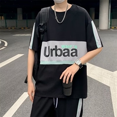 黑色