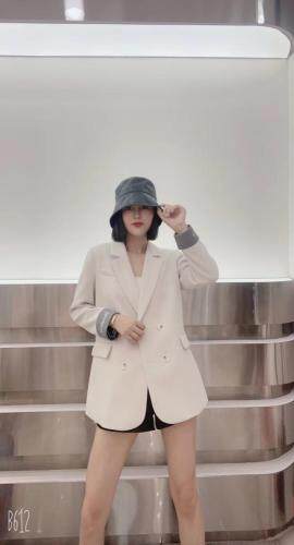 2021秋装新款韩版女装时尚休闲西装外套，女装西装，时尚名门