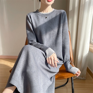 休闲撞色圆领长袖针织连衣裙女内搭毛衣裙女2024冬季宽松打底裙子图片