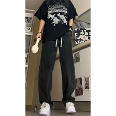 黑色