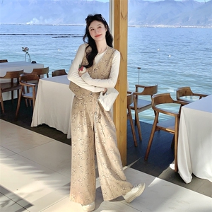 新款【已出货】卡其色印花马甲两件套2C110-H7002-P195-K318图片