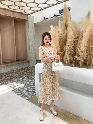 刺绣蕾丝连衣裙，女装连衣裙，依启蒙