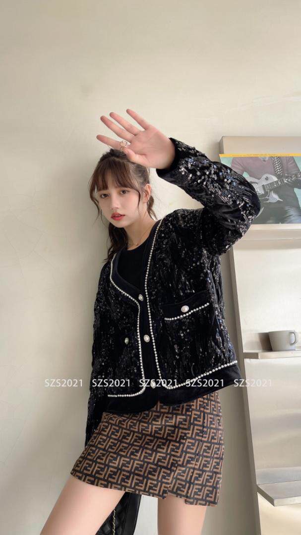 【现货】九零白鸭绒羽绒服气质小香风款，女装羽绒服，纯钱