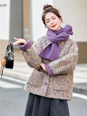 2025冬装新款简约时尚宽松舒适配围巾羽绒服，女装羽绒服，美沁