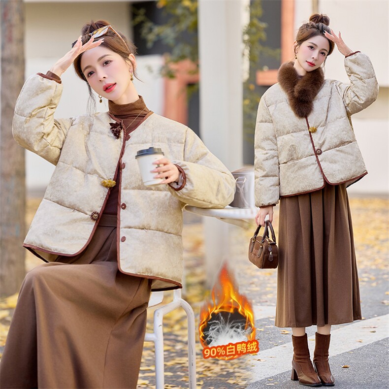 90绒。现货。新中式提花2025冬季狐狸毛领可脱卸短款羽绒服,女装羽绒服,E百度