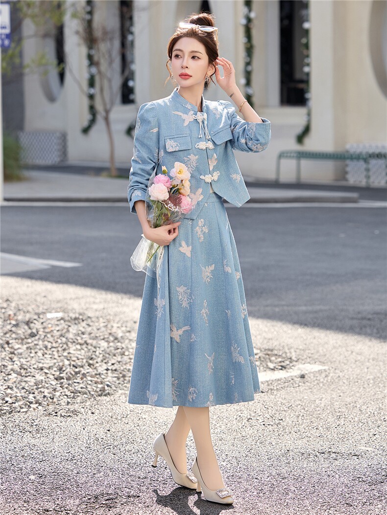 2026春季新款重工刺绣新中式G风流行的漂亮半身裙两件套套装,女装套装/套裙,伊仟回