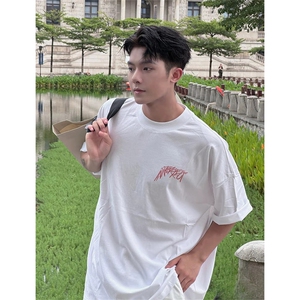 抖音得物 210克现货宽松纯棉美式潮牌印花落肩袖纯棉T恤AT21108图片