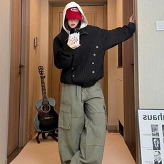 黑色