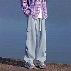 浅蓝色