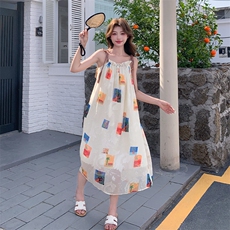 米白色拼色印花吊带连衣裙女夏季2025新款度假小香风气质宽松裙子，女装连衣裙，2C123