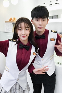 Q8780-2021新款空少空姐短款马甲外套服务生马甲图片