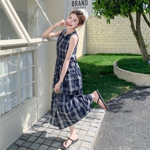 松弛感独特绝美格子无袖背心连衣裙女夏2025新款慵懒减龄连身长裙图片