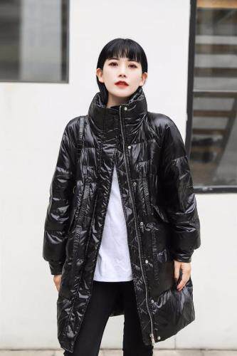 90绒羽绒服，女装羽绒服，娇姿百合