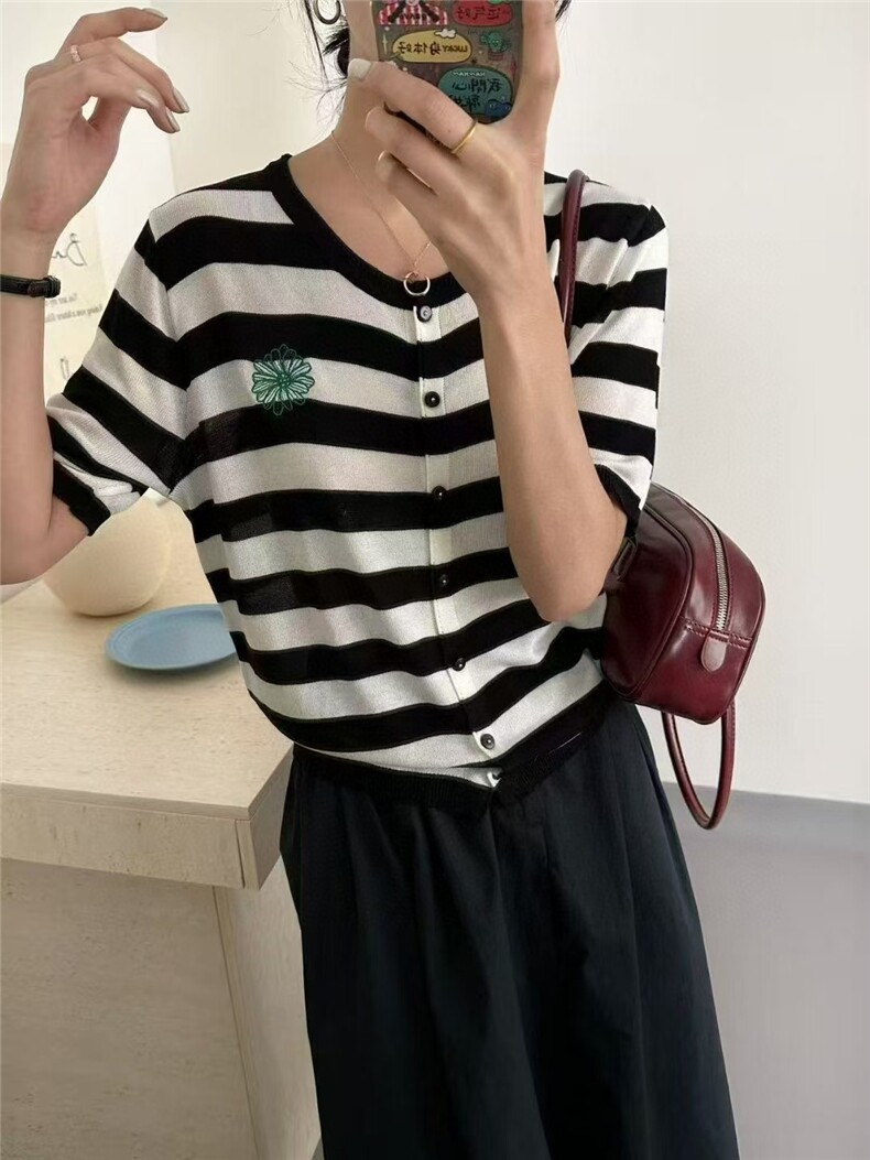 2025夏季新款短袖t恤女美式复古百搭上衣潮,女装T恤,唐诺