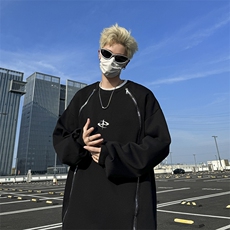 黑色