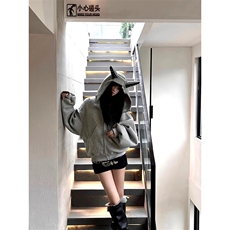 抖音得物高品质26春装美式高街铆钉杜宾犬耳朵开衫卫衣外套W125，女装短外套，电商A486
