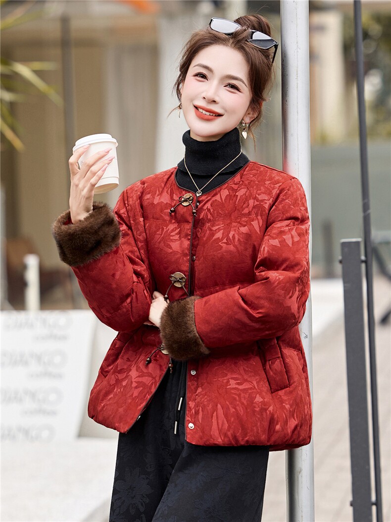 现货2025年冬装新款中式民族风羽绒服时尚宽松显瘦复古提花外套女,女装羽绒服,璐依舞
