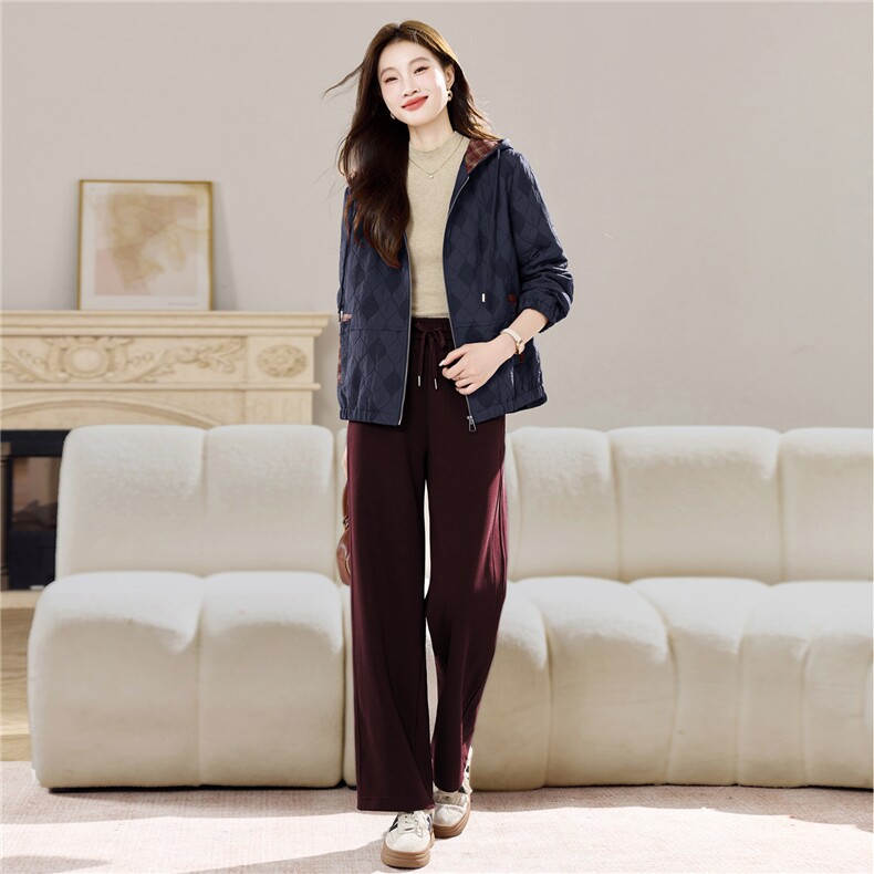 长期现货妈妈春秋早冬夹棉服时尚格子连帽外套短中老年两件套装女，女装套装/套裙，璐依舞