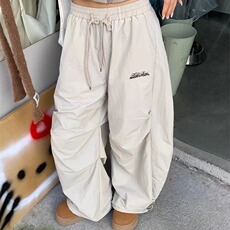 卡其色