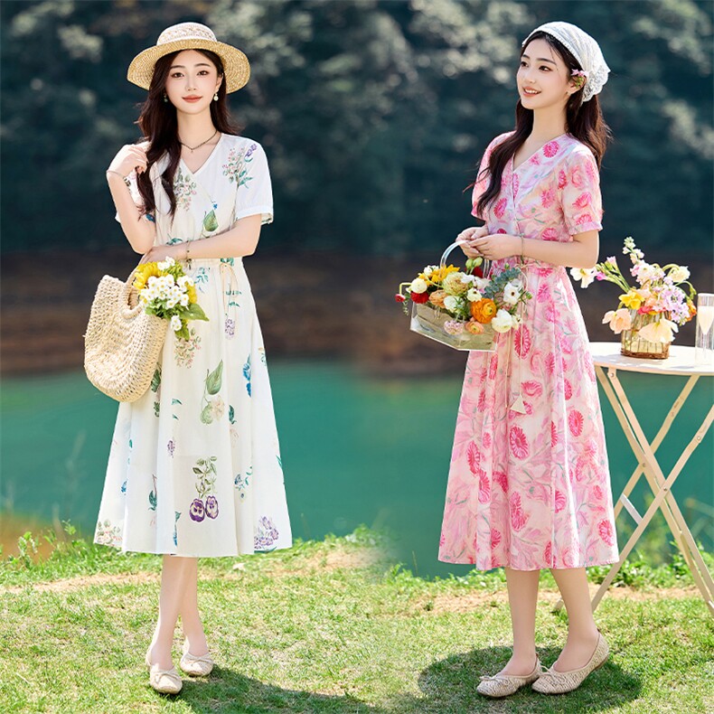温柔米色碎花连衣裙女2026夏季新款收腰显瘦V领气质纯棉短袖裙子，女装连衣裙，倪叶myz