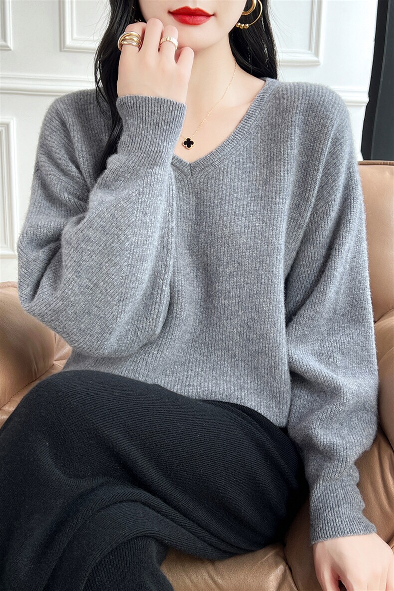 2024秋冬新款V领女纯色百搭套头毛衣宽松显瘦100羊毛打底衫,女装羊毛衫,蒙特羊绒