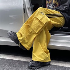 黄色