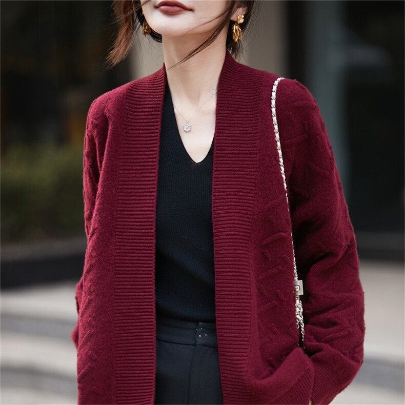 老钱风V领麻花纹针织开衫女2025新款100纯羊毛宽松毛衣外套慵懒风,女装羊毛衫,迅太羊绒