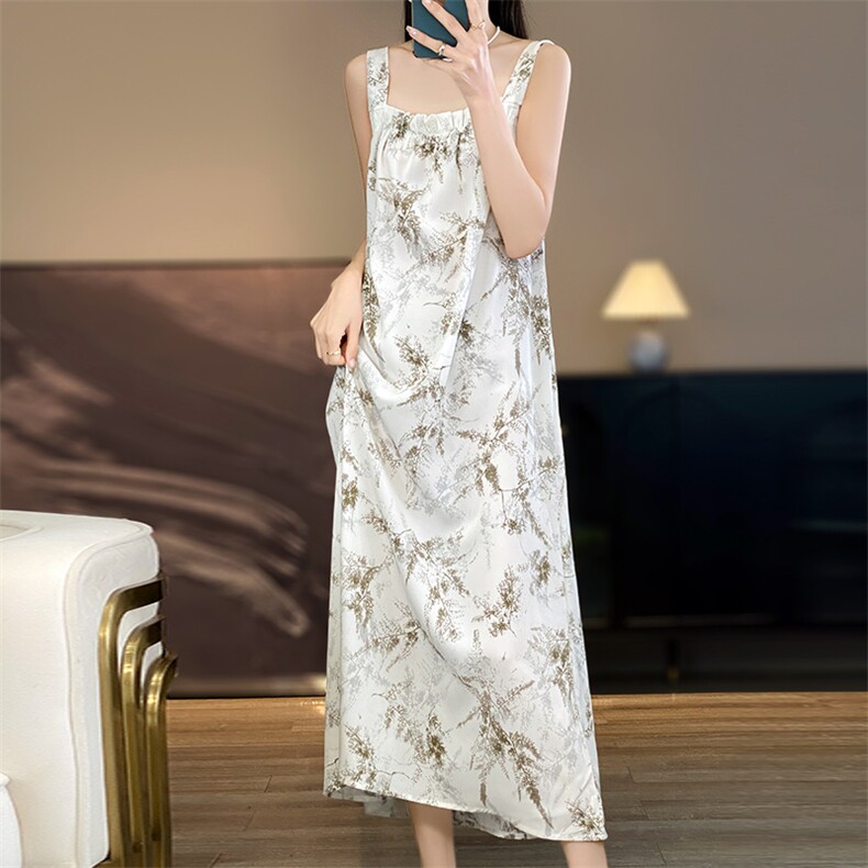 吊带连衣裙女2024新款醋酸缎面法式碎花印花无袖海边度假沙滩长裙,女装连衣裙,佳绒高端店