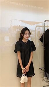 立体花连衣裙黑杏色两色图片