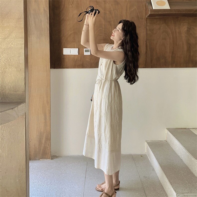 新中式国风无袖背心连衣裙女夏2025新款超火绝美大方得体显瘦裙子,女装连衣裙,2C372