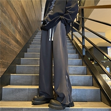深灰色
