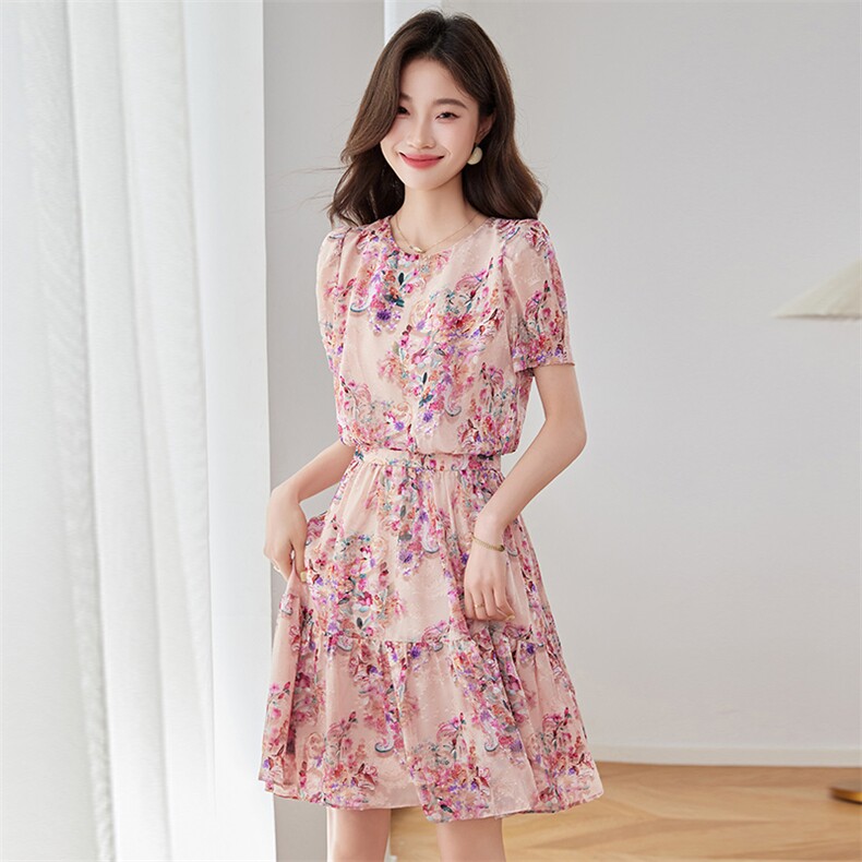 碎花短袖连衣裙女2025夏季新款小个子时尚收腰显瘦中长款a字裙子,女装连衣裙,沁沁公主