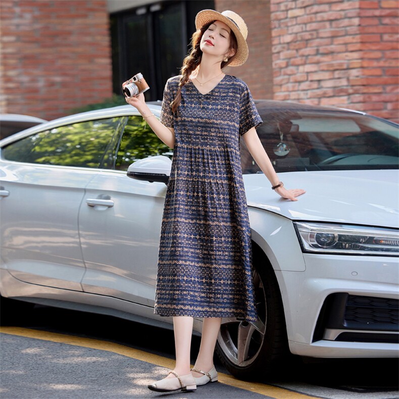 印花连衣裙女2025夏季新款今年流行爆款中长款大码时尚v领裙子潮,女装连衣裙,依万里