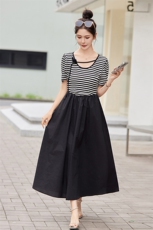 2024夏季新款法式茶歇拼接立体花朵条纹连衣裙女夏季赫本风收腰，女装连衣裙，悠米