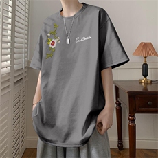 深灰色