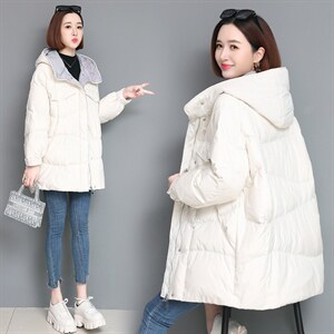 2021韩版时尚修身显瘦连帽羽绒服女图片