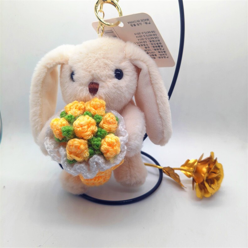 抱花兔子挂件，山东三丰挂件网供