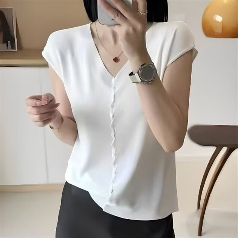 法式V领冰丝针织短袖T恤女2025年夏大码显瘦设计感正肩打底衫上衣,女装T恤,萱芳婷羊绒