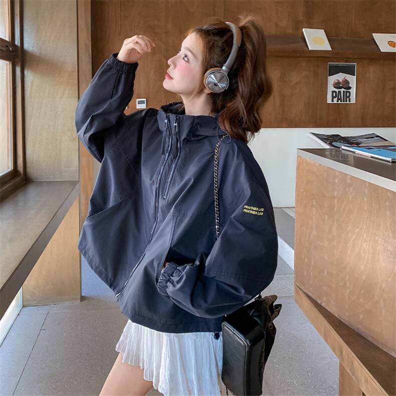 韩版工装短款设计感显瘦外套女2025春秋季新款连帽冲锋衣减龄夹克,女装短外套,2C007