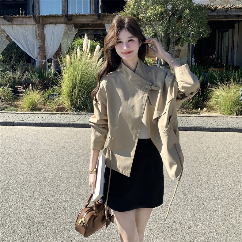 卡其色超好看立领风衣外套女春秋2026新款韩系减龄甜酷风休闲上衣,女装短外套,2C159