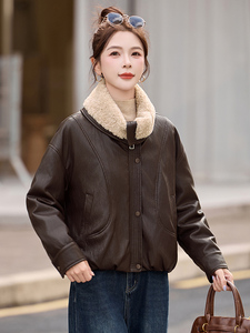 羊羔毛领拼接PU皮羽绒服女2025冬季新款小个子气质显瘦白鸭绒外套图片