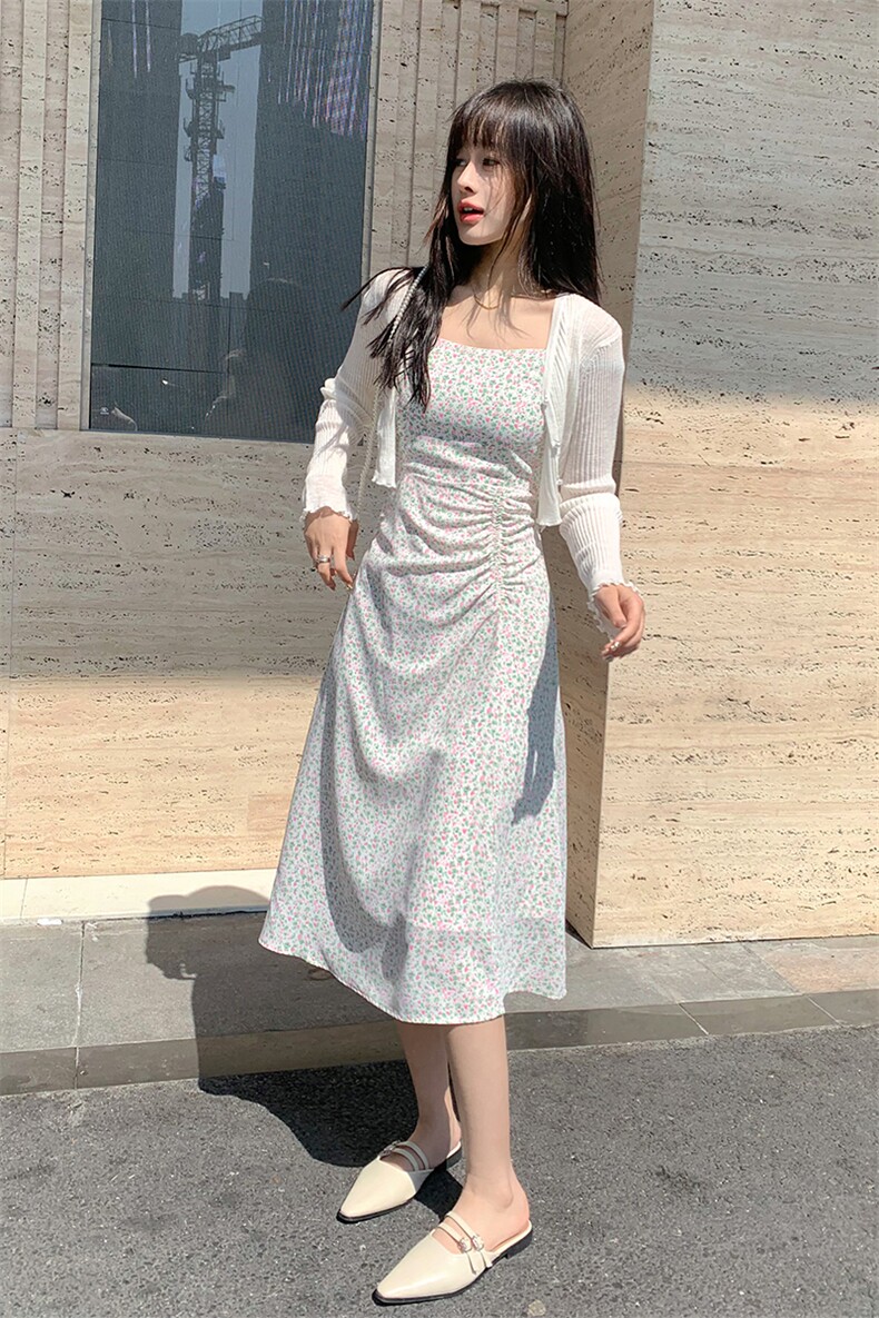 现货2024年春季网红女新款吊带碎花连衣裙加披肩针织两件套,女装连衣裙,煊芮熙