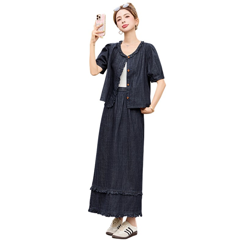 2025夏季牛仔套装复古休闲女新款小香风减龄穿搭两件套,女装套装/套裙,依万里