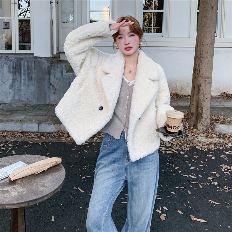 气质保暖短款冬女神范羊毛羔米白色小个子，女装羊羔毛/颗粒绒，浙宝290（原306）