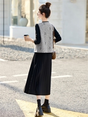 2026年春季新款提花马甲针织百褶连衣裙两件套套装，女装套装/套裙，奕薇雅