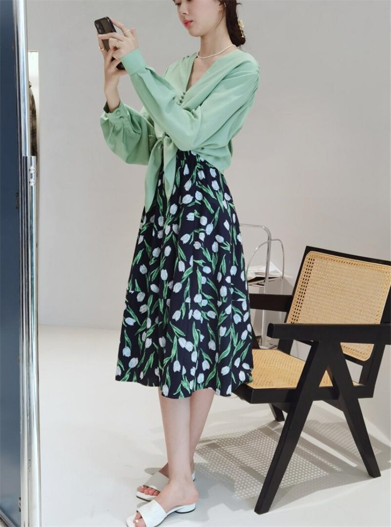 慵懒风V领衬衫，女装衬衫，TVMV(4F)