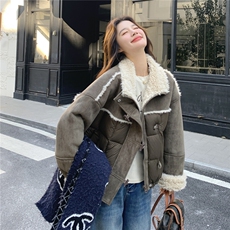复古麂皮绒拼接短款羽绒服女冬2026新款小个子白鸭绒皮毛一体外套，女装羽绒服，2C218