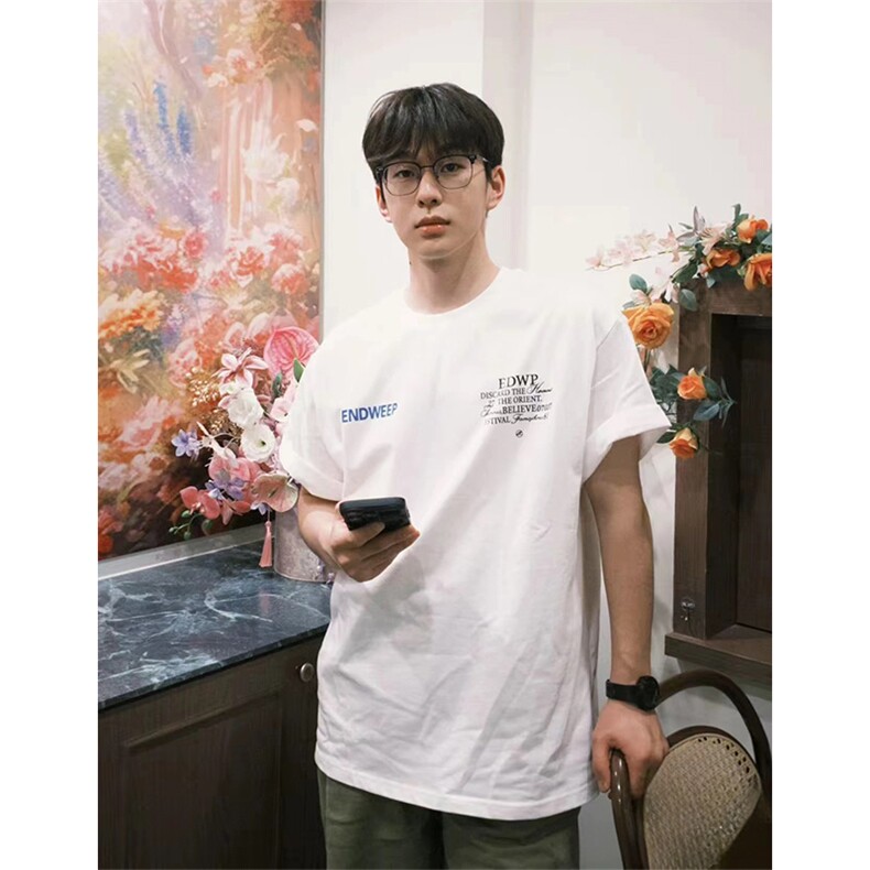 音得物 210克现货宽松纯棉美式潮牌印花落肩袖纯棉T恤AT21128图片