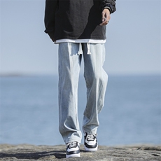 浅蓝色